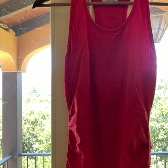 Lululemon tank - Picture 2 of 4